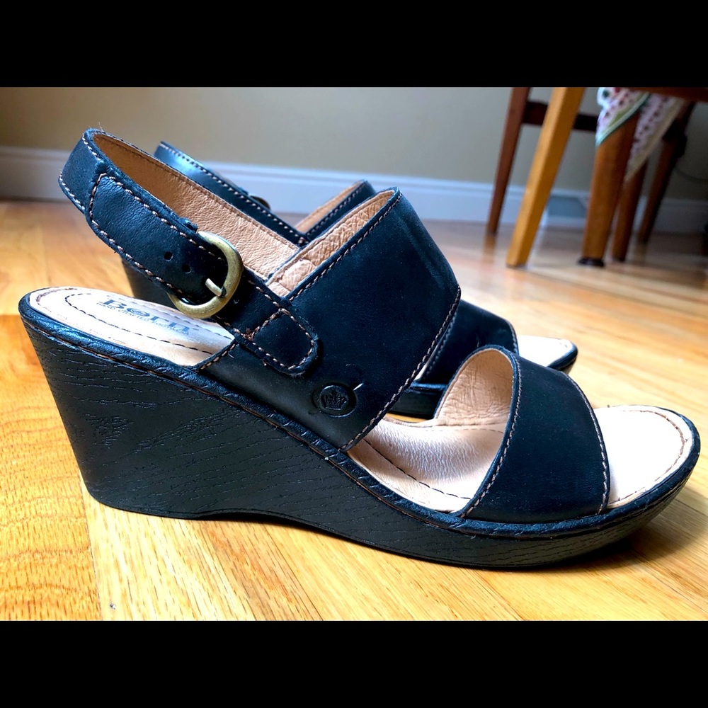 Born Iana black leather wedge sandals - size 8